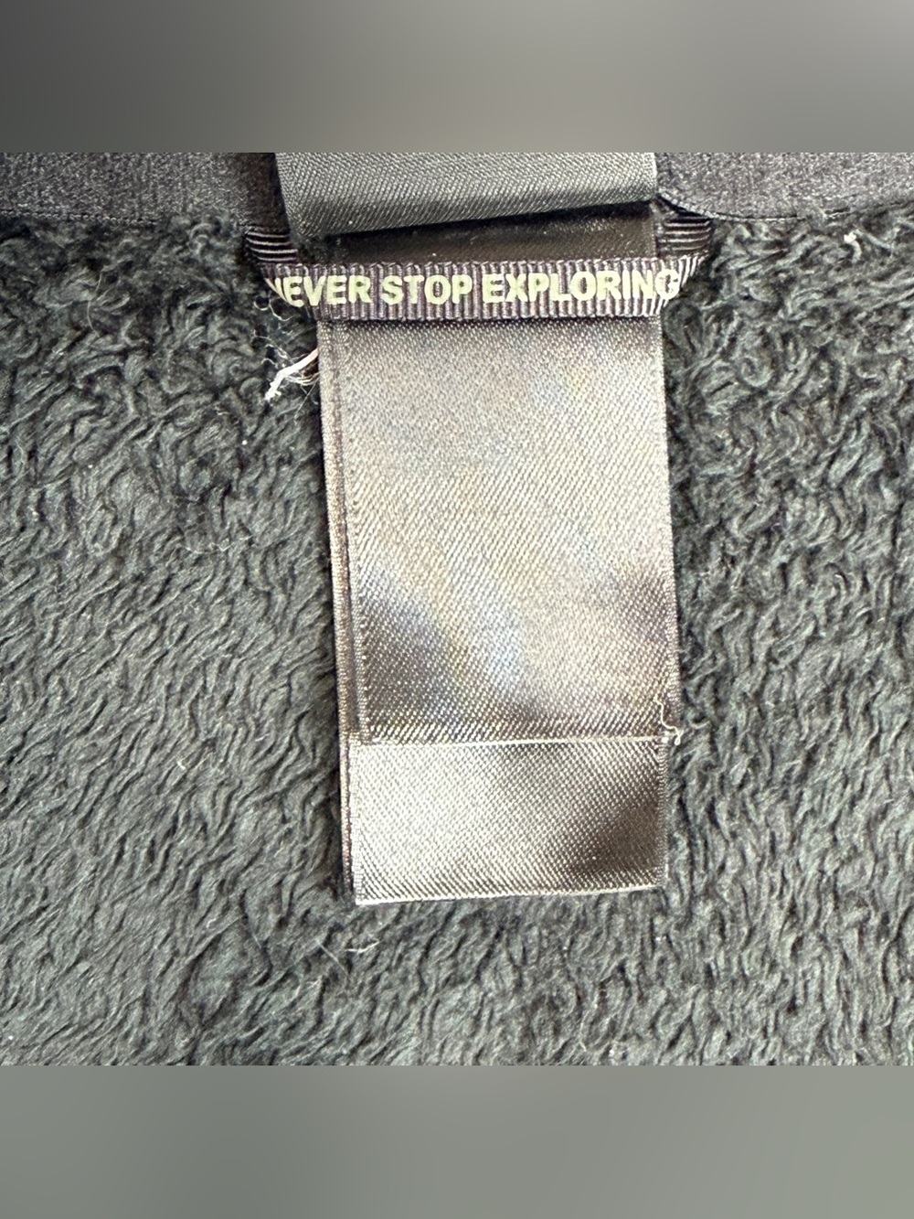 The North Face Women’s Small Black Fuzzy Fleece Full Zip Jacket - Picture 6 of 13